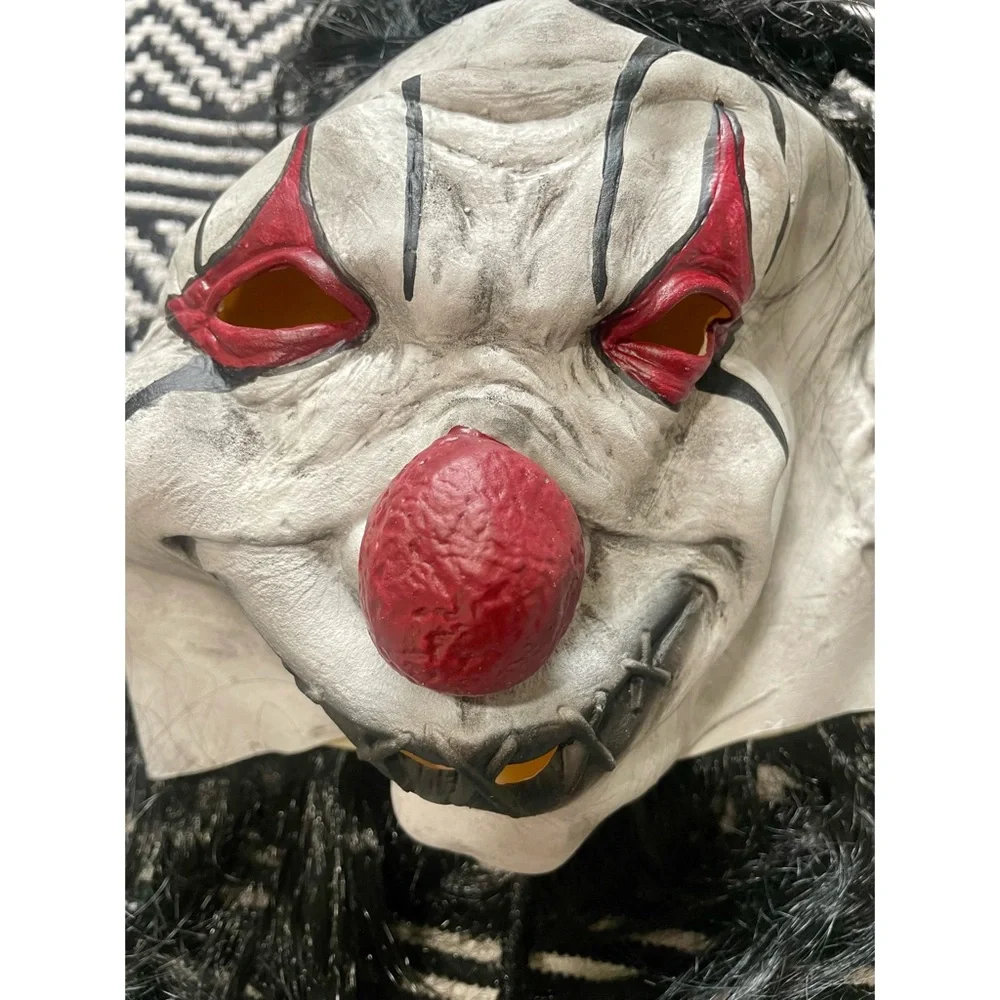 Spirit Halloween Scary Clown Mask - Picture 9 of 11